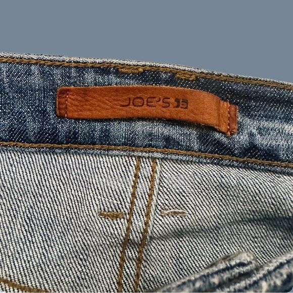Joe’s Jeans Distressed ‘Boyfriend Slim Crop’ in “Gessa” Size 27 - Picture 9 of 14